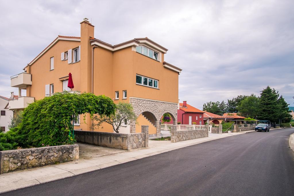 Apartments Vall Krk Town Exterior foto