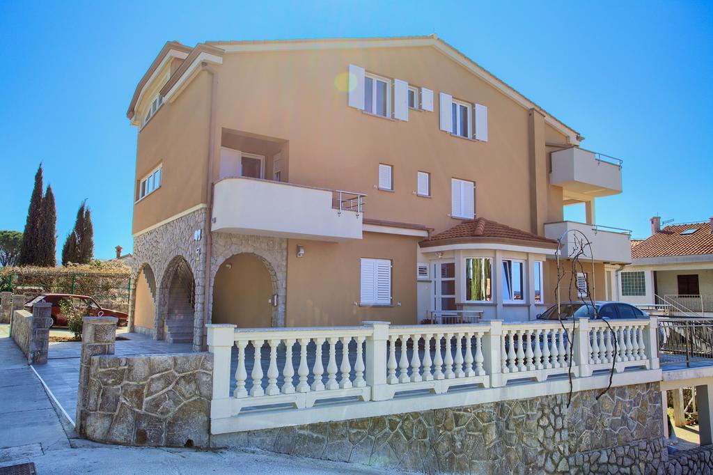 Apartments Vall Krk Town Exterior foto