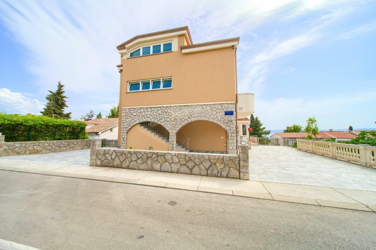 Apartments Vall Krk Town Exterior foto