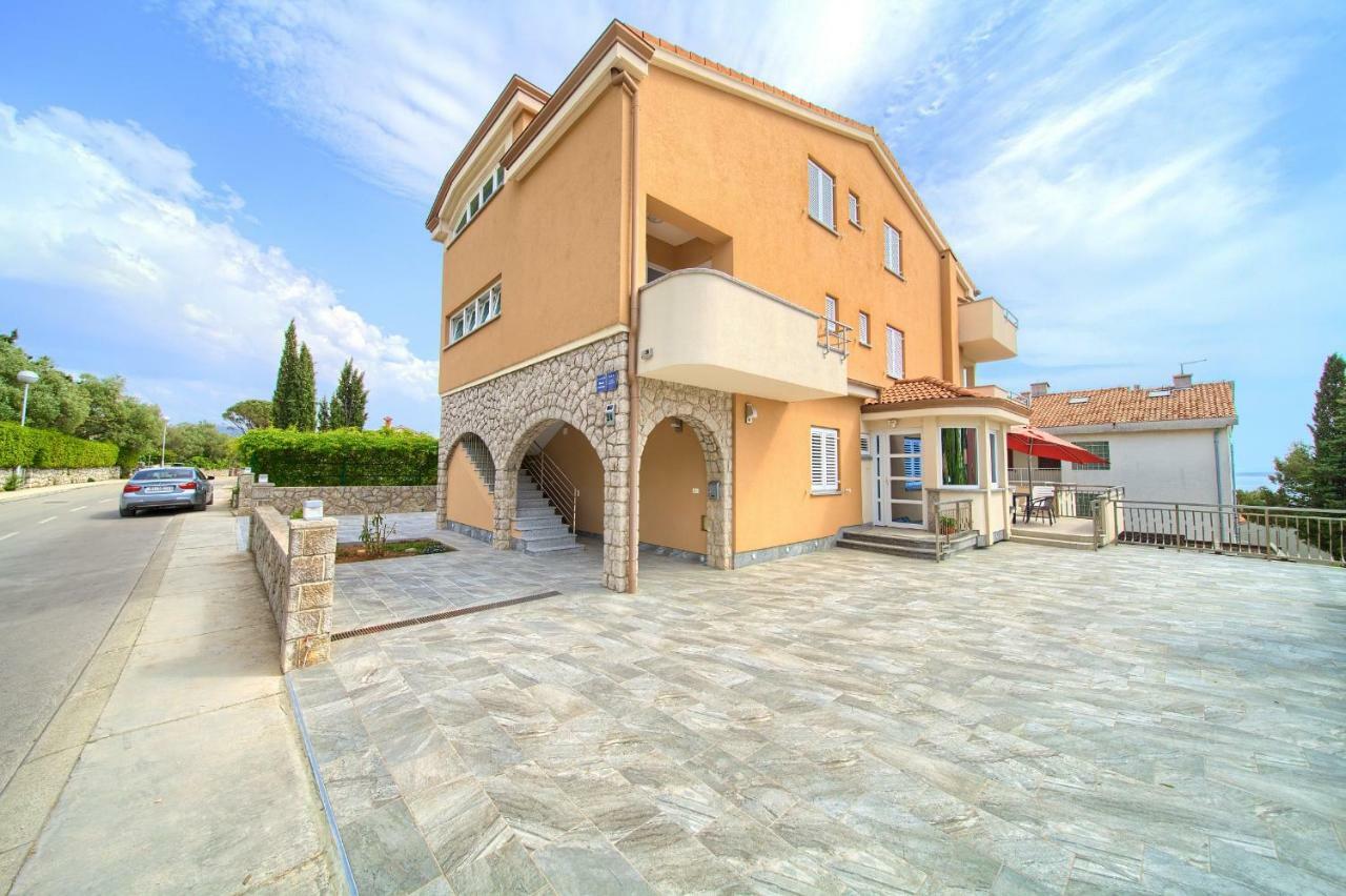 Apartments Vall Krk Town Exterior foto