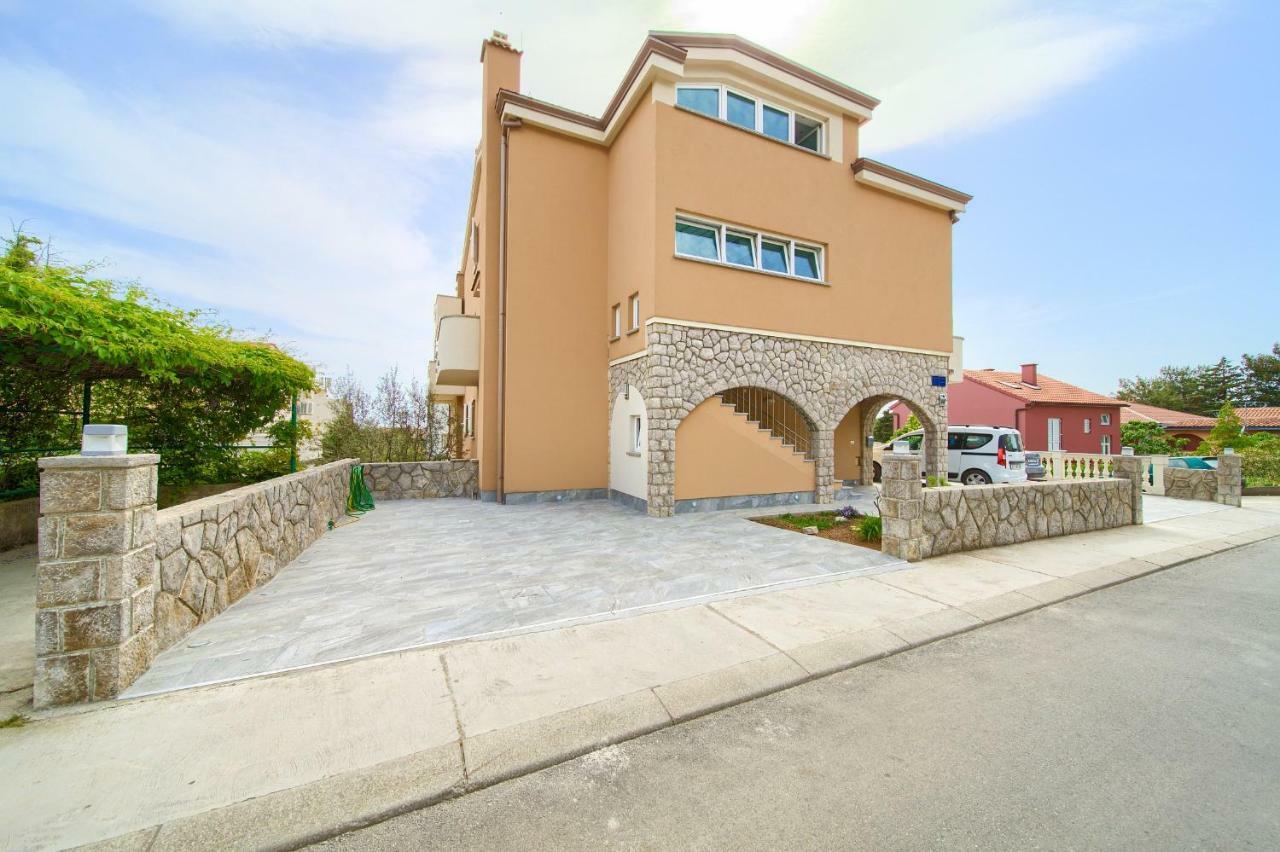 Apartments Vall Krk Town Exterior foto